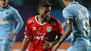 Joaquín Larrivey debutó con Magallanes y concretó su retorno a la liga chilena