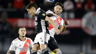 Colo Colo enredó su clasificación al caer ante un River que abrochó su paso a octavos de final