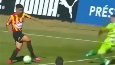 Atacante Gonzalo Jara anotó magnífico golazo tras recibir un pase de taco y eludir al arquero