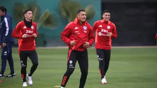 Alexis lideró con su llegada una nueva jornada de entrenamientos de la selección chilena