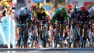 Caleb Ewan se impuso en el embalaje más emotivo del Tour 2020