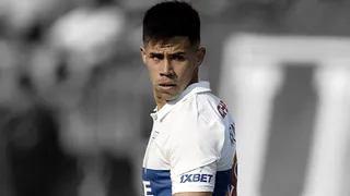 La confusión que puede complicar la oferta de “un club importante” de Argentina por Aravena