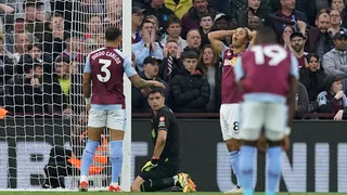 Emiliano Martínez convirtió el autogol más rápido de la Premier League en los últimos 10 años