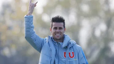 Diego Rivarola brilla como antaño en triunfo de las Leyendas de U de Chile sobre Colo Colo