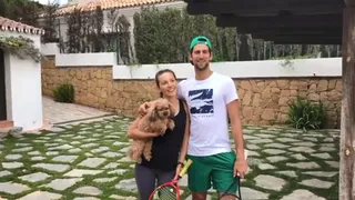 Novak Djokovic y su esposa aceptaron el desafío en pareja de las cien voleas de Andy Murray