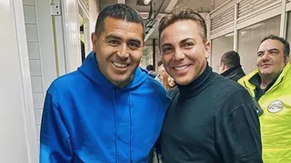 Cristian Castro fue a La Bombonera a alentar a Boca y confundió el cargo de Román Riquelme