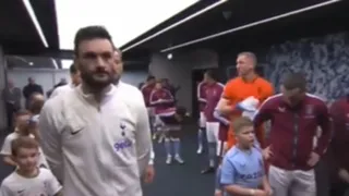El frío saludo que le brindó Hugo Lloris a “Dibu” Martínez en la Premier