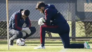 Marginación de Johnny Herrera del Superclásico indignó a los hinchas de la U