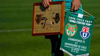 Chimbarongo FC ironizó sobre el completo más largo del mundo en Talca