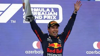 La celebración de Sergio “Checo” Pérez tras imponerse en el GP de Azerbaiyán