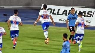Revive el trabajado triunfo de la UC ante Iquique para despegarse en el liderato