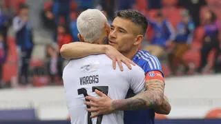 El guiño que enloqueció a los hinchas: U de Chile y Eduardo Vargas reactivan la ilusión del regreso