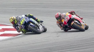 Federación Internacional confirmó penalización a Valentino Rossi