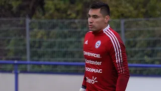 Cristóbal Campos siguió el clásico universitario desde la concentración de la Roja