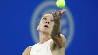 Simona Halep se retiró por lesión en la primera ronda del WTA de Beijing