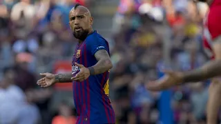 Medio español sobre Vidal: Coutinho no lo traga, Messi no lo puede ver y Suárez le habla lo justo