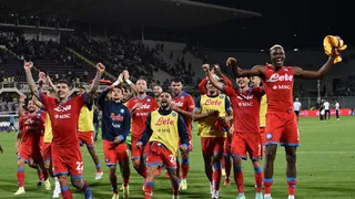 Napoli batió a Fiorentina y extendió su campaña perfecta en siete fechas de la Serie A