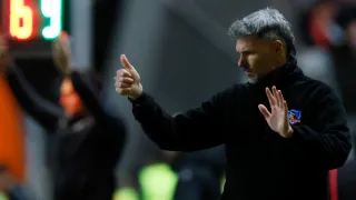 A horas del cierre: el “tapado” que espera Colo Colo y el duro aviso para Vozinha 