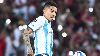 Paolo Guerrero dejó Racing de manera anticipada