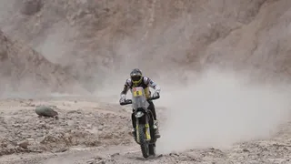 Garra Blanca llamó a no enrolarse con panfletos pegados en inmediaciones del Monumental