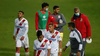 Siguen los positivos por Covid-19 en el fútbol chileno: Curicó Unido informó sobre dos nuevos casos