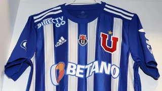 Universidad de Chile confirmó que utilizará su nueva camiseta “albiazul” ante Colo Colo