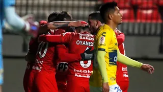 Unión La Calera frenó en luchado duelo a Everton y recuperó el liderato exclusivo del torneo