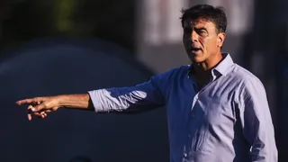 Familia de Gustavo Quinteros vivió incómodo momento con hinchas de Vélez