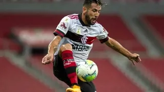 Mauricio Isla sufrió lesión en el calentamiento y se perdió el duelo entre Flamengo y Racing