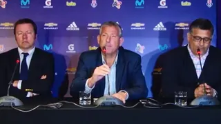 “Es una decisión irrevocable”: Así anunció Azul Azul el adiós definitivo a Mauricio Pinilla