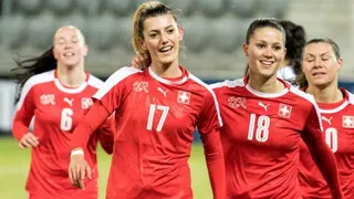 Estrella del fútbol suizo desapareció mientras nadaba en un lago italiano