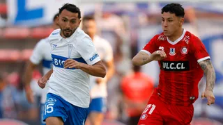 Es chileno, juega en Argentina y es el gran anhelo de U Católica para reforzar el mediocampo