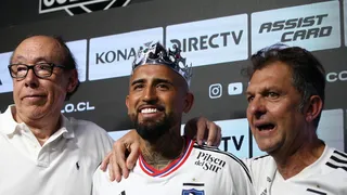 Aníbal Mosa adelanta que ya se trabaja en la renovación de Arturo Vidal