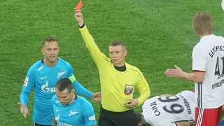 Capitán de Zenit de San Petersburgo perdió el control y se indignó con el cuerpo arbitral