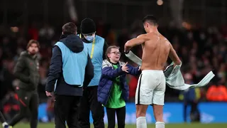 ¡Lindo gesto! Cristiano Ronaldo cumplió sueño de una pequeña hincha y le regaló su camiseta