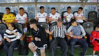 Carlos Caszely también estuvo como invitado en la despedida de Matías Fernández