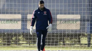 Herrera recupera bonos para ser titular y Beausejour es duda para el clásico