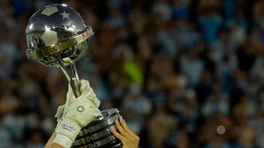 Van por esa Copa: Los equipos chilenos conocieron los árbitros para su debut en la Sudamericana