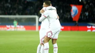 Mbappé se juntó con Messi para salvar con un gol de último minuto a PSG