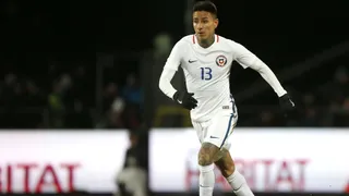 Erick Pulgar sufre lesión muscular y es duda para duelo con Rumania