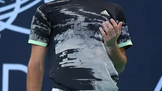 Rafael Nadal celebró ante Stefanos Tsitsipas su quinto título en Abu Dhabi