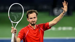 Medvedev tuvo furiosa una reacción final para vencer a Coric y citarse con Djokovic en Dubai