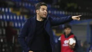 Nicolás Larcamón fue oficializado como el nuevo entrenador de Curicó Unido