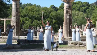 Detuvieron a activistas a favor del Tibet durante ceremonia de encendido de la llama olímpica de Beijing 2022