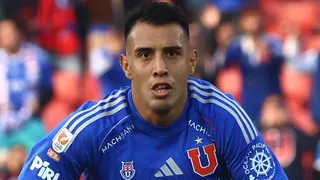 El bondadoso gesto de Rodrigo Contreras con uno de los hinchas más afectados de la U en Avellaneda