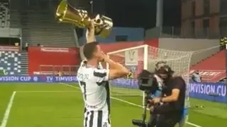 El festejo de Cristiano Ronaldo tras alcanzar un nuevo título con Juventus