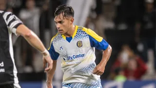 Interés desde la Premier ilusiona a Colo Colo: el 30% que puede convertir a Pizarro en negocio millonario