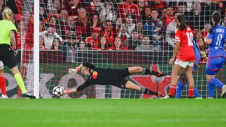 Lyon de Christiane Endler venció a Benfica en cuartos de la Champions Femenina