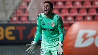 ¿Castellón se queda sin piso? El momento más tenso del portero en la U de Chile