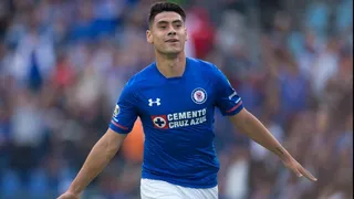 Felipe Mora anotó en la aplastante victoria de Cruz Azul sobre Pachuca